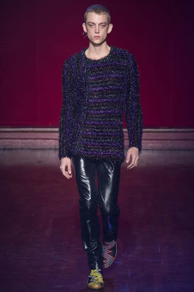 Look 28